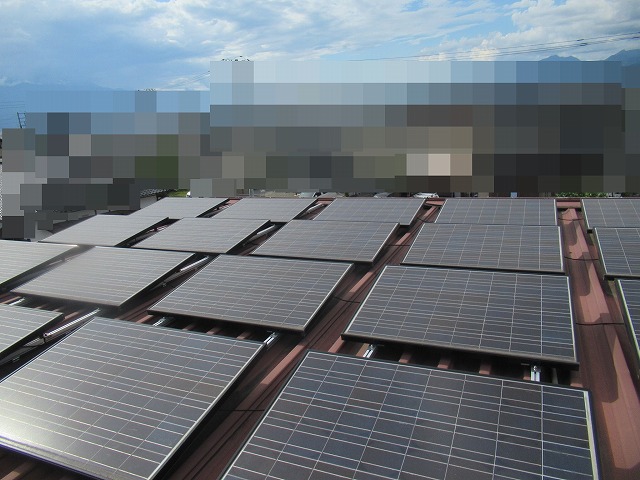 甲府市で太陽光パネルが設置されている金属屋根邸宅の現場調査実施！折半屋根編